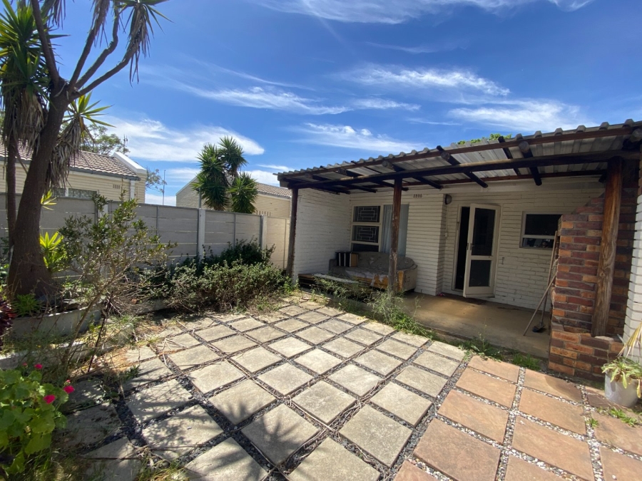 2 Bedroom Property for Sale in Table View Western Cape